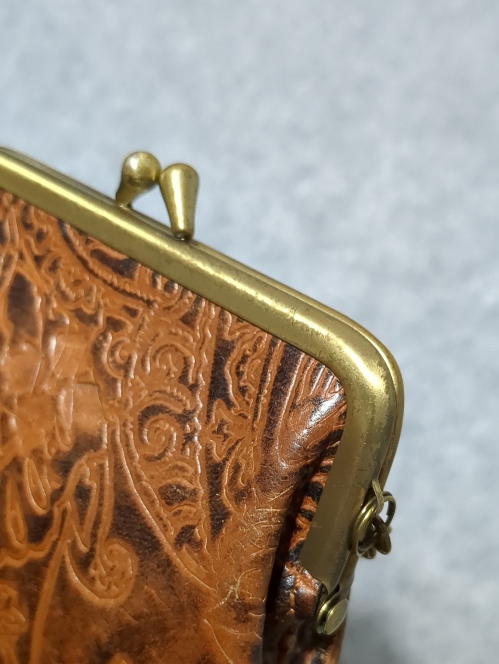 Patricia Nash Coin Purse Brown Leather Embossed Tooled Kiss Lock Key Ring - Picture 12 of 12